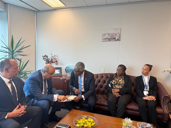 على هامش الإيكاو.. وزير الطيران المصري يبحث التعاون مع أنجولا في النقل الجوي