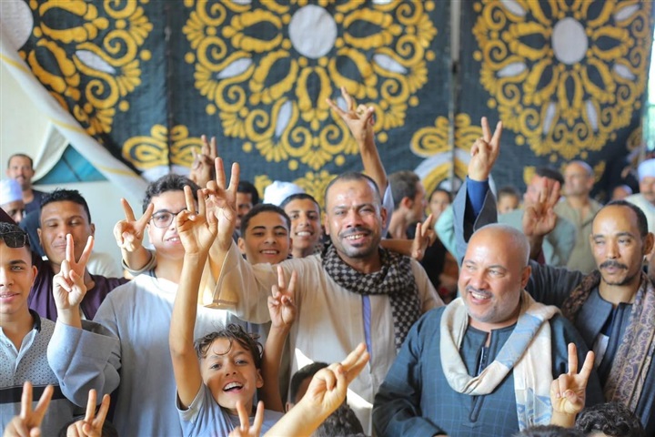 العمدة سيد فؤاد عباس يُشعل السباق الانتخابي قبل ساعات من غلق باب التصويت في سوهاج