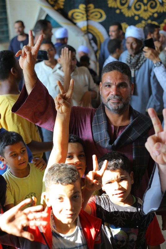 العمدة سيد فؤاد عباس يُشعل السباق الانتخابي قبل ساعات من غلق باب التصويت في سوهاج