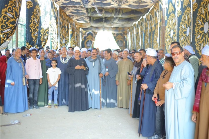 العمدة سيد فؤاد عباس يُشعل السباق الانتخابي قبل ساعات من غلق باب التصويت في سوهاج