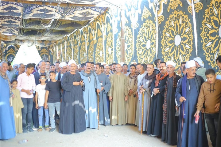 العمدة سيد فؤاد عباس يُشعل السباق الانتخابي قبل ساعات من غلق باب التصويت في سوهاج