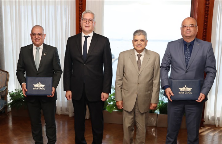 مذكرة تفاهم بين وزارة البترول وقناة السويس لإنشاء محطة للإسالة والتموين بالغاز الطبيعي المسال