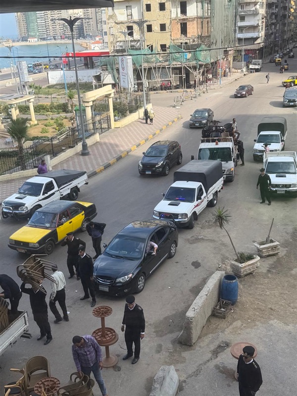 مرافق الإسكندرية تضرب بيد من حديد.. وتستجيب لشكاوى المواطنين من المقاهي والكافيهات