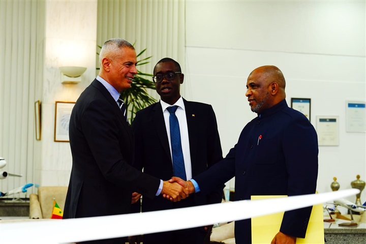 بحث زيادة التعاون المشترك في قطاع النقل الجوي بين مصر والسنغال 