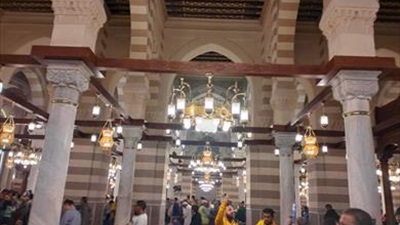 الأوقاف تعيد افتتاح مسجد السيدة زينب بعد غلقه قرابة شهرين 