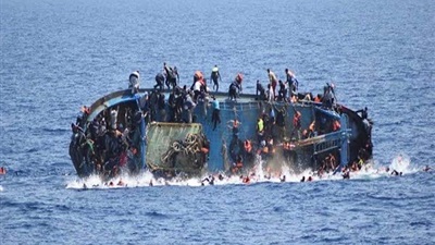 فقدان 45 مهاجرا إثر انقلاب قارب في البحر المتوسط 