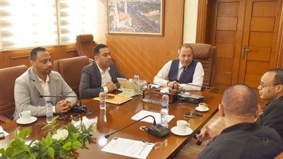 محافظ بورسعيد يبحث آليات الخدمات الطبية داخل مستشفيات مديرية الصحة 