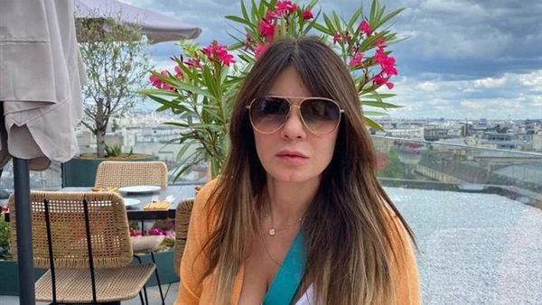 الفنانة نجلاء بدر