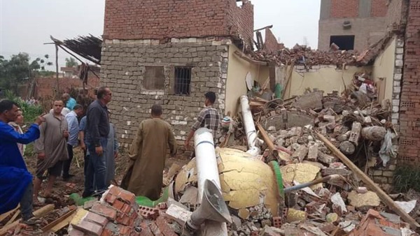 سقوط مأذنة مسجد 