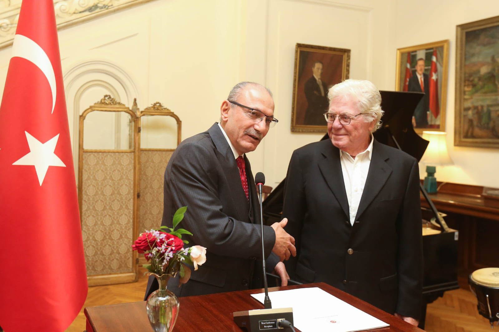 بحضور نجوم الفن..