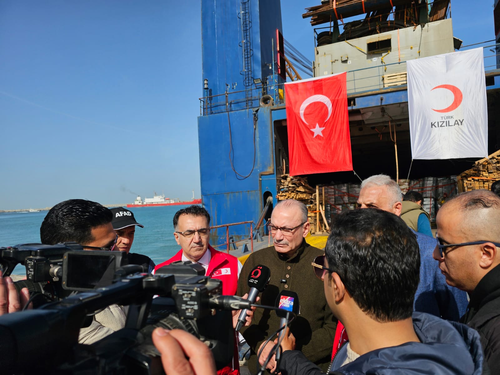 وصول سفينة الخير