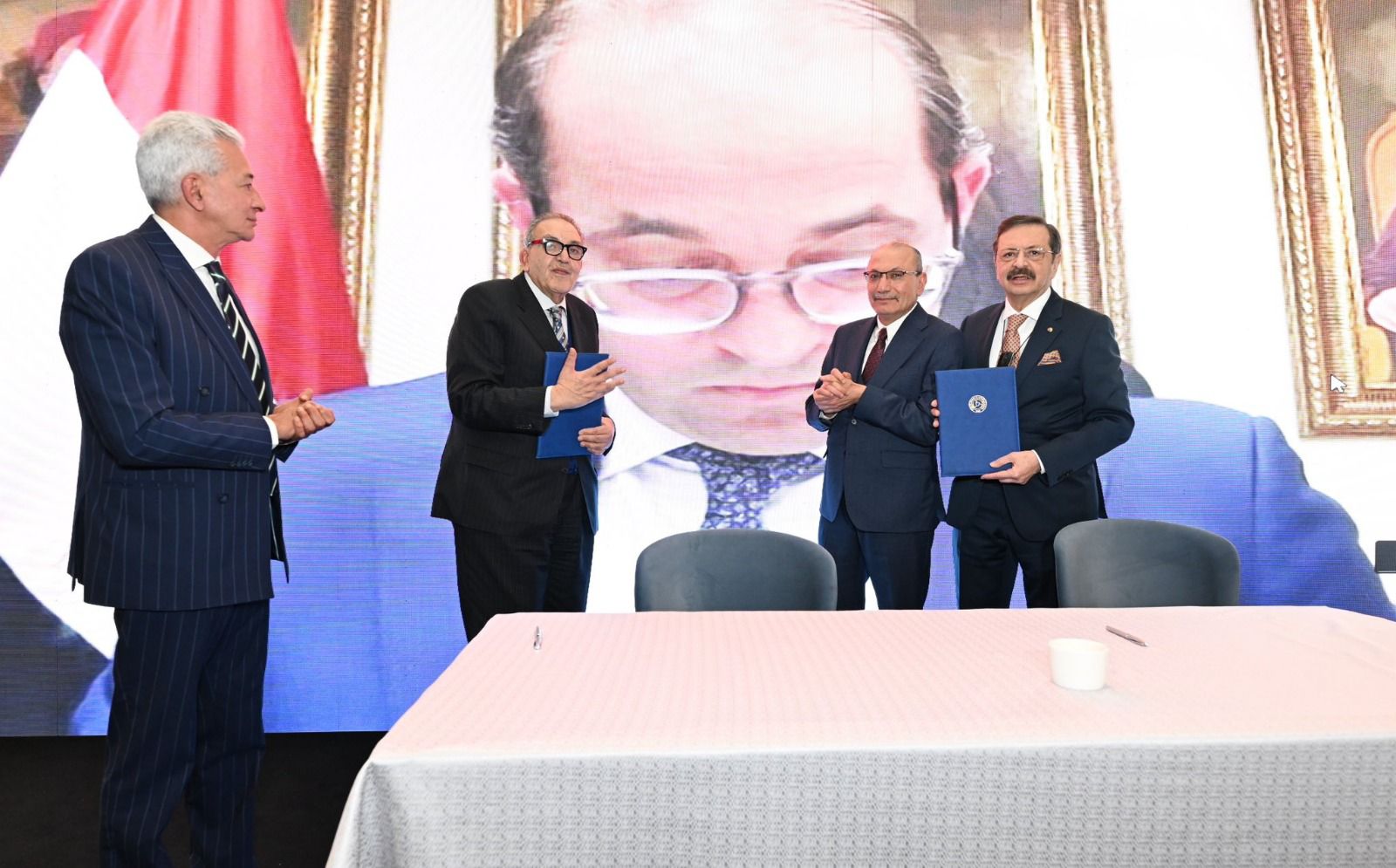 منتدى الأعمال بالعلمين