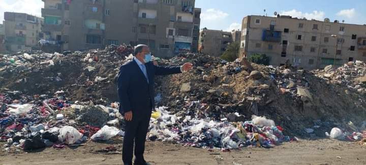 وزير التنمية المحلية يتابع أعمال رفع تراكمات القمامة في الخانكة (صور) 