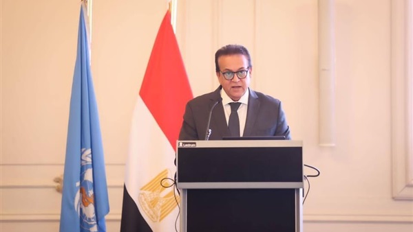 وزير الصحة والسكان