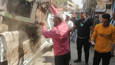 تنفيذ حملات لإزالة الإشغالات والتعديات على حرم الطريق بمدينة ديروط بأسيوط 