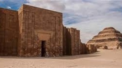 الآثار تتحقق من مزاعم اختفاء لوحة أثرية من مقبرة خنتي كا بسقارة 