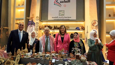الدكتورة هالة السعيد والدكتورة غادة والي يقدمان رسالة تشجيع لفناني ومبدعي معرض تراثنا ٢٠٢٥  