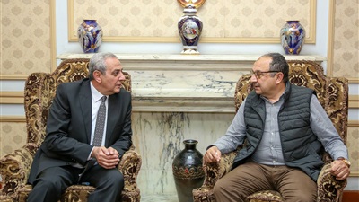 وزير قطاع الأعمال: مشروع صناعة الغزل والنسيج يحظى باهتمام القيادة السياسية  