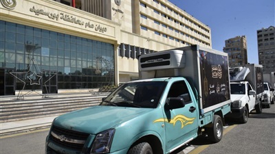 محافظ بورسعيد يتفقد سيارات السلع المخفضة المقدمة من جهاز مستقبل مصر 