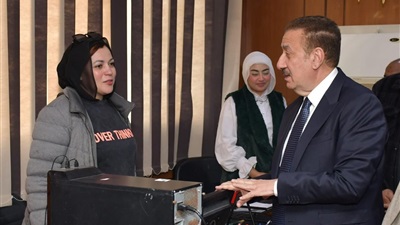 محافظ بورسعيد يتفقد جميع إدارات الديوان العام ويتابع سير العمل  