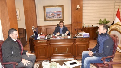 محافظ بورسعيد يواصل لقاءاته مع النواب  