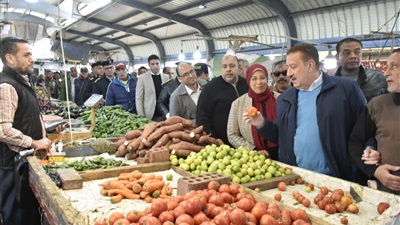 محافظ بورسعيد يوجّه بتشغيل سوق العصر بكامل طاقته ونقل الإشغالات للأسواق غير المستغلة  