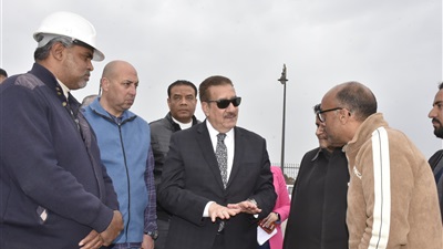 «أبو ليمون» يتفقد ميدانيًا سير العمل في إنشاء الكوبري العائم الجديد للربط بين بورسعيد وبورفؤاد 