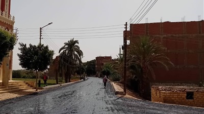 محافظ أسيوط: رصف طريق جسر الطراد بأبنوب ضمن خطة تطوير ورفع كفاءة الطرق 