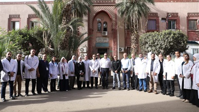 وزير الصحة يتفقد مشروع تطوير مستشفى أم المصريين ويوجه بدراسة زيادة أدوار مبنى العيادات 