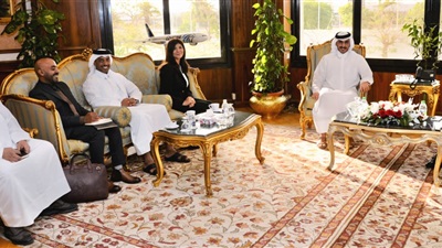 وزير الطيران يدرس إنشاء مصنع وقود طائرات مستدام مع شركات فهد آل ثاني 