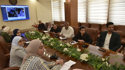 محافظ بورسعيد يناقش مقترح إنشاء كوبري عائم الجديد بين مدينتي بورسعيد وبورفؤاد 