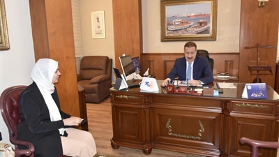 محافظ بورسعيد يلتقي مديرة مركز تحديث الصناعة لبحث دعم وتطوير القطاع الصناعي  