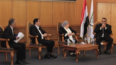 رئيس أكاديمية الفنون ونقيب الموسيقيين فى حفل تأبين الفنان هانى شاكر  