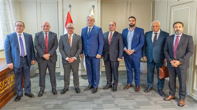  في إطار تعزيز التعاون الثنائي.. رئيس اقتصادية قناة السويس يلتقي وفد غرفة التجارة والصناعة ببوخارست  