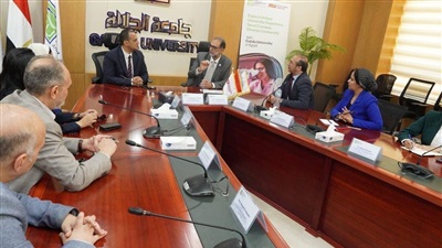 رئيس سلامة الغذاء يبحث مع رئيس جامعة الجلالة تعزيز التعاون المشترك 