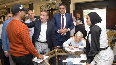 محافظ بورسعيد يشهد فعاليات اليوم المفتوح للتوظيف لتوفير 692 فرصة عمل لأبناء المحافظه 