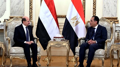 رئيس الوزراء يلتقي نظيره اليمني 