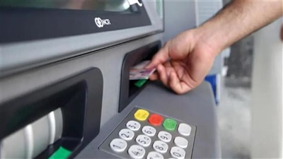 رئيس اتحاد بنوك مصر يوجه رسالة بشأن أزمة السيولة بماكينات ATM 