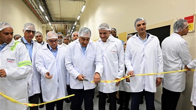 باستثمارات تصل إلى 7 مليارات جنيه.. رئيس الوزراء يفتتح خط إنتاج جديدا لشركة 