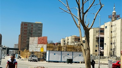 محافظ بورسعيد يتفقد أعمال تطوير ورفع كفاءة شارعي سوريا والسعودية بمنطقة أرض العزب 