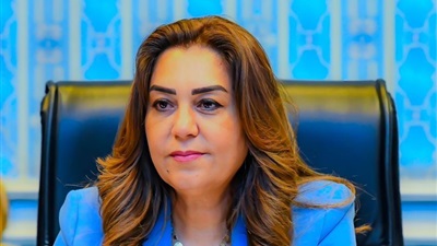 وزيرة التنمية المحلية تتابع مع المحافظين تطورات الوضع في المحافظات   
