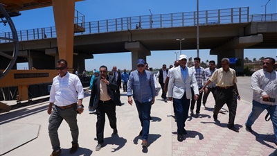 وزير الموارد المائية والري ومحافظ أسيوط يتفقدان قناطر أسيوط الجديدة ومحطتها الكهرومائية 