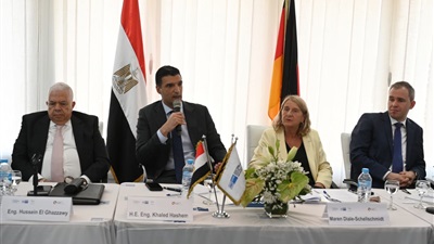 وزير الصناعة يشارك بالجلسة النقاشية بالغرفة الألمانية العربية للصناعة والتجارة بشأن تقنيات إزالة الكربون المستدامة للصناعة في مصر 