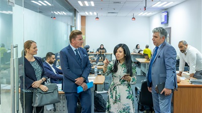 اقتصادية قناة السويس تستقبل السفير السويسري لبحث فرص التعاون الاستثماري وتعزيز الشراكة الاقتصادية  