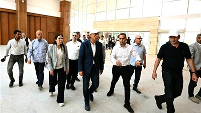 رئيس الوزراء يتفقد مركز المؤتمرات والمعارض الدولي بالمدينة التراثية والحديقة المتحفية بالعلمين الجديدة 