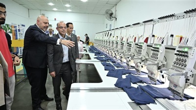 باستثمارات 110 ملايين دولار.. وزير الاستثمار يتفقد مصنع 