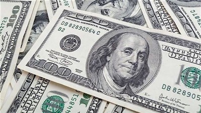 الدولار يحافظ على استقراره أمام الجنيه خلال عطلة البنوك 