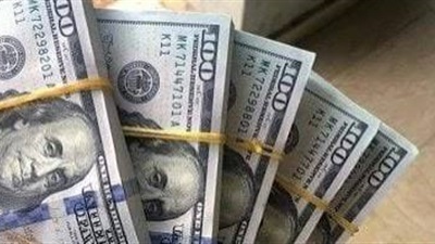 تراجع سعر الدولار مقابل الجنيه خلال منتصف تعاملات اليوم 