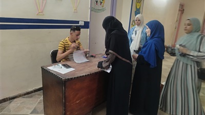 محافظ أسيوط: استخراج 5 آلاف بطاقة رقم قومي للسيدات الأولى بالرعاية والمعيلات ضمن مبادرة حياة كريمة 