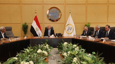 وزير النقل: الشركة القابضة للنقل البحري والبري تستهدف تحقيق 29.922 مليار جنيه إيرادات و19.589 مليار جنيه صافي ربح 